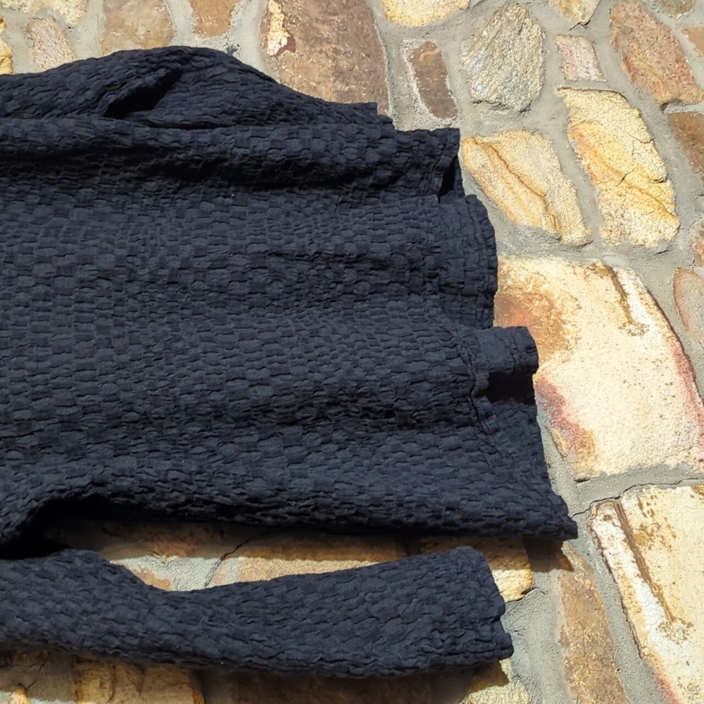 FLAX Textured Linen Black Top - Picture 3 of 11